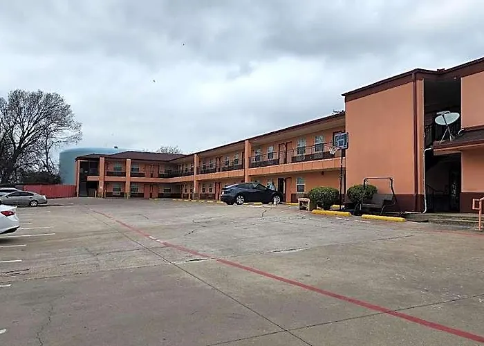 Oyo Benbrook &